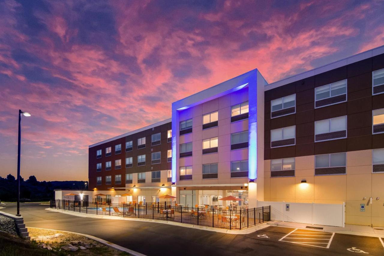 Holiday Inn Express & Suites - Asheboro, An Ihg Hotel Exterior photo